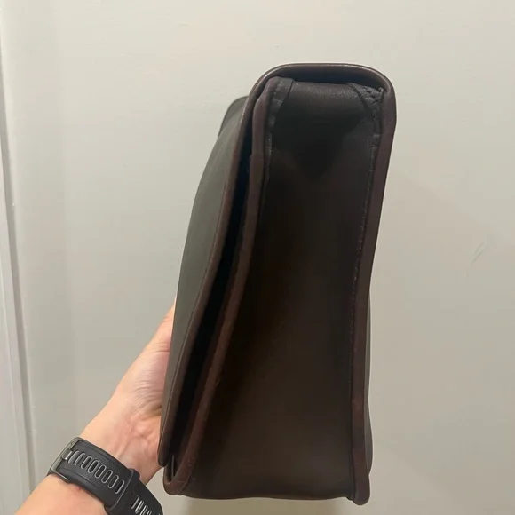 Vintage Coach Mahogany Stewardess - Picture 5 of 16